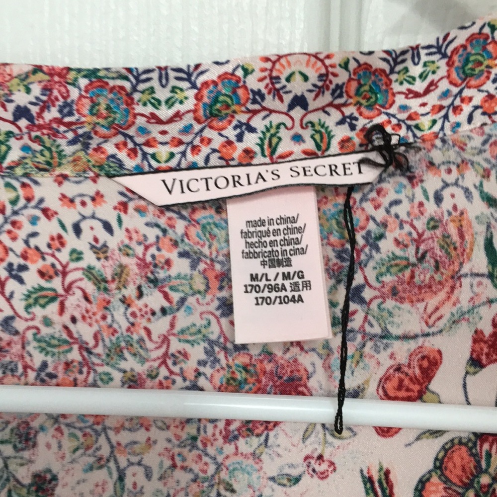 Victoria’s Secret Robe - Picture 2 of 4